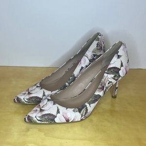 BCBGeneration Floral Print Pink 3" Heels Size US8 EUR38 - Preowned